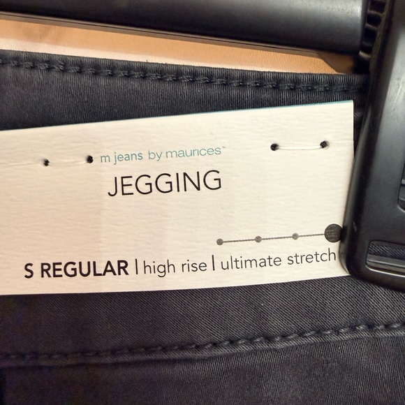 Maurices Charcoal Grey Skinny Jeans - Sleek Stretch Fit - Picture 4 of 5